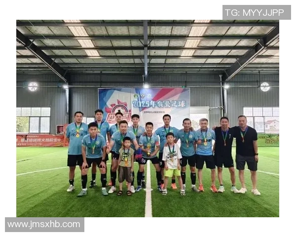 单身汉足球明星的魅力与挑战：在绿茵场上追寻爱情与梦想的故事