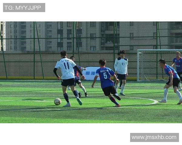 赛后分析：杭州足球队与南京足球队的战术意识与表现对比探讨